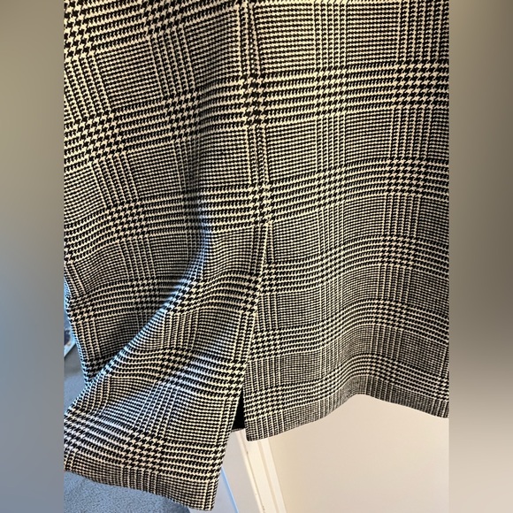 Women’s Coat - Picture 2 of 4